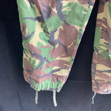 Lade das Bild in den Galerie-Viewer, Originale leichte DPM-Kampfhose im Camouflage-Stil der britischen Armee, Größe 75/68/84 
