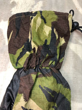 Lade das Bild in den Galerie-Viewer, Genuine British Army DPM Camouflaged Goretex Inner Mitten Single - Size - Medium
