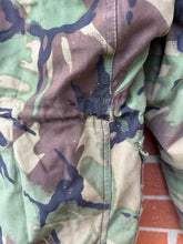 Load image into Gallery viewer, Original British Army 1968 Pattern Combat Smock Jacket - Size 2 - 40&quot; Chest
