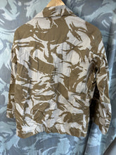 Charger l&#39;image dans la galerie, Genuine British Army Desert DPM Camouflaged Tropical Combat Jacket - 160/96
