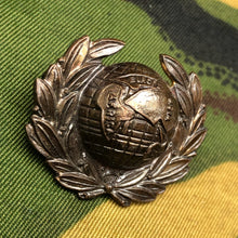 Load image into Gallery viewer, Original British Roya Nvay WW2 Collar Badge - Royal Marines - The Militaria Shop
