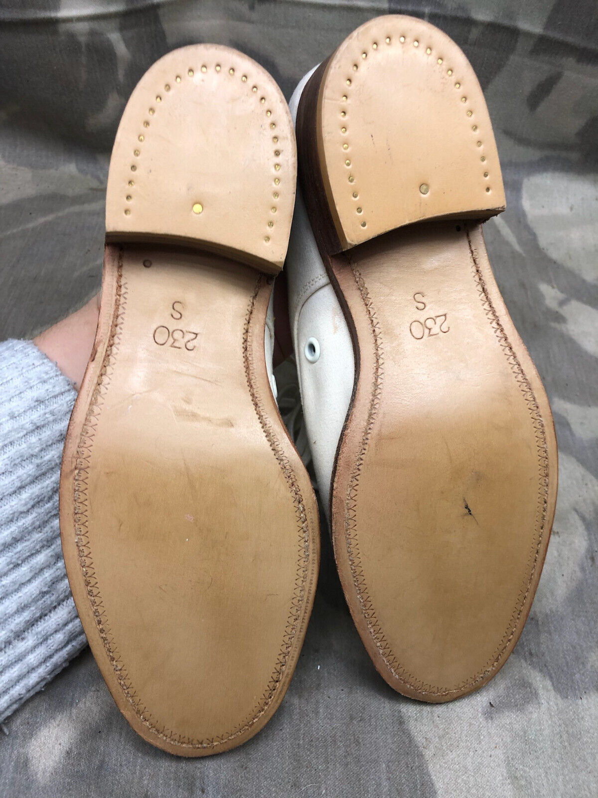 Genuine British Army Women's White Summer Shoes - WW2 Pattern - Size UK 4.5 S - The Militaria Shop
