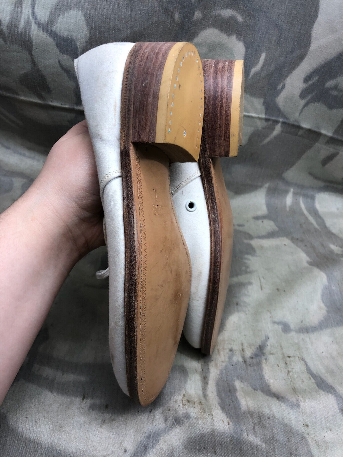 Genuine British Army Women's White Summer Shoes - WW2 Pattern - Size UK 5 L - The Militaria Shop
