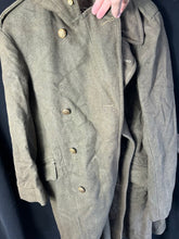 Load image into Gallery viewer, Original WW2 British Army Soldiers Greatcoat 1940 Pattern - 43&quot; Chest
