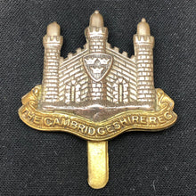 Lade das Bild in den Galerie-Viewer, Original WW2 British Army Cap Badge - Cambridgeshire Regiment - The Militaria Shop
