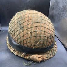 Charger l&#39;image dans la galerie, Genuine Dutch Army M53 Euroclone of US M1 Camouflaged Helmet &amp; Liner Set - The Militaria Shop
