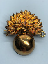 Lade das Bild in den Galerie-Viewer, Genuine British Army Grenadier Guards Cap Badge
