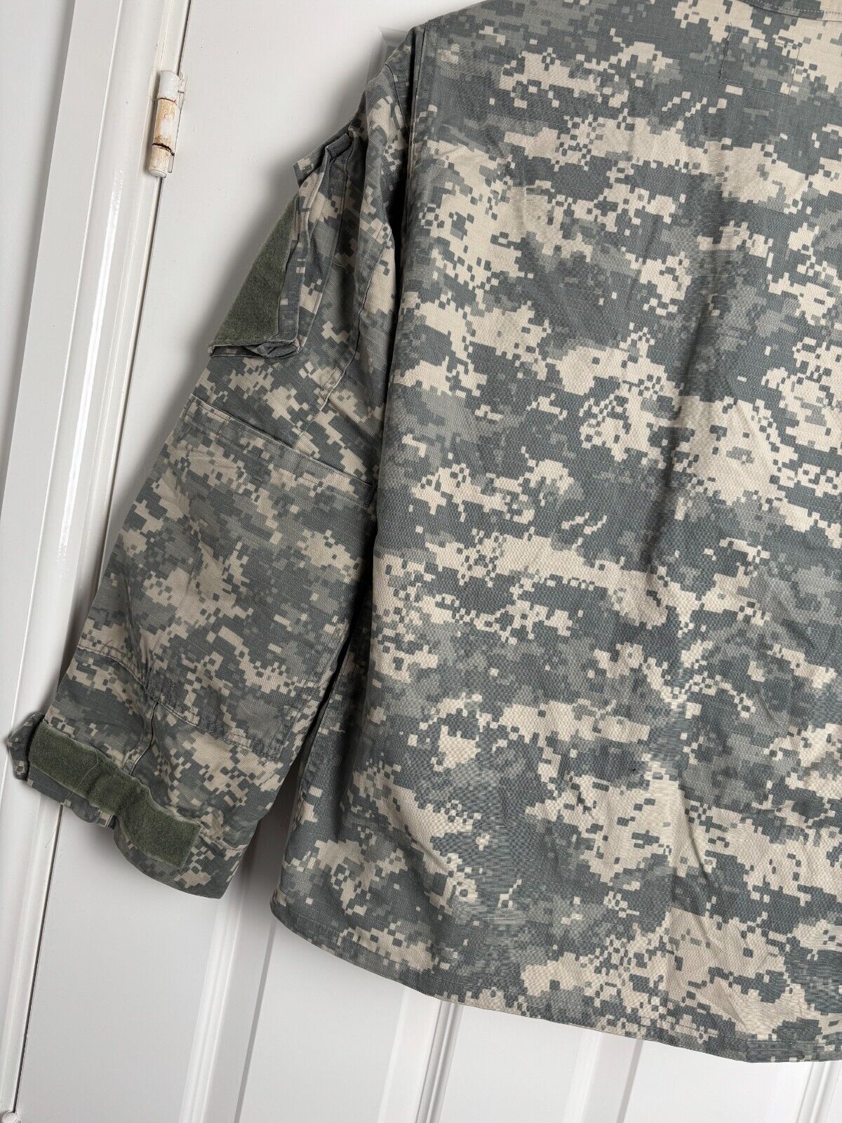 Surplus US Army ACU Combat Uniform Jacket Broken Zip-Medium XShort - The Militaria Shop