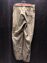 Charger l&#39;image dans la galerie, Genuine British Army OD Green Lightweight Combat Trousers - Size 80/84/100 - The Militaria Shop
