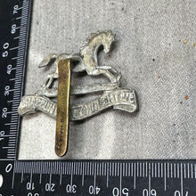 Lade das Bild in den Galerie-Viewer, Original WW2 British Army Cap Badge - 3rd The King&#39;s Own Hussars
