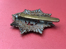 Lade das Bild in den Galerie-Viewer, Original WW1 / WW2 British Army Kings Crown Cap Badge - RASC Army Service Corps
