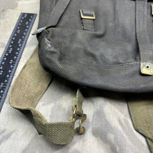 Lade das Bild in den Galerie-Viewer, Original WW2 British Army / RAF 37 Pattern Webbing Small Pack &amp; L Straps Set
