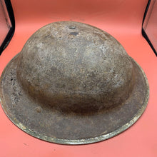 Lade das Bild in den Galerie-Viewer, Original WW2 Mk2 British Army Brodie Combat Helmet
