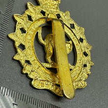 Load image into Gallery viewer, Ontario Regiment - Genuine Canadian Army Cap Badge
