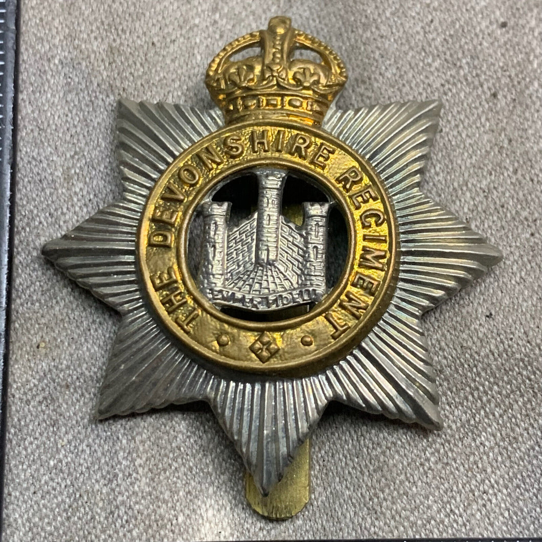 Original WW2 British Army The Devonshire Regiment Cap Badge