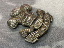 Load image into Gallery viewer, Original WW1 British Army 3rd Volunteer Battalion The Welsh Regiment Cap Badge
