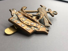 Lade das Bild in den Galerie-Viewer, WW1 British Army Royal Naval Division Hood Battalion Cap Badge
