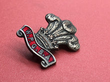 Load image into Gallery viewer, Original WW2 British Army Welsh Regiment Association Sweetheart Brooch
