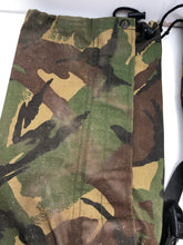 Charger l&#39;image dans la galerie, Genuine British Army Surplus DPM Camouflaged Gaiters - Size Long
