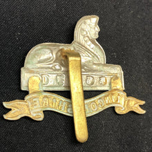 Load image into Gallery viewer, Original WW2 British Army Cap Badge - Royal Lincolnshire Regiment - The Militaria Shop
