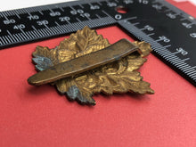 Load image into Gallery viewer, Original WW2 Canadian Army General Service Cap Badge
