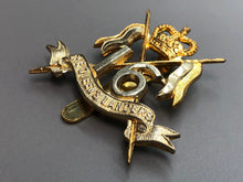 Lade das Bild in den Galerie-Viewer, Genuine British Army 16th The Queen&#39;s Lancers Cap Badge
