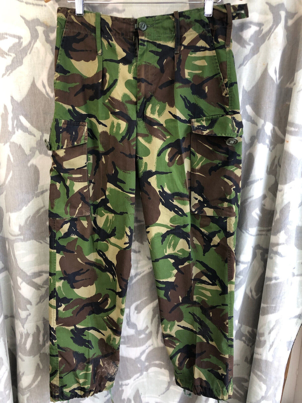 Size 75/84/100 - Vintage British Army DPM Lightweight Combat Trousers