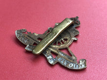 Charger l&#39;image dans la galerie, Original WW2 British Army Royal Artillery Kings Crown Cap Badge
