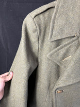 Charger l&#39;image dans la galerie, Original WW2 British Army Soldiers Greatcoat - 38&quot; Chest
