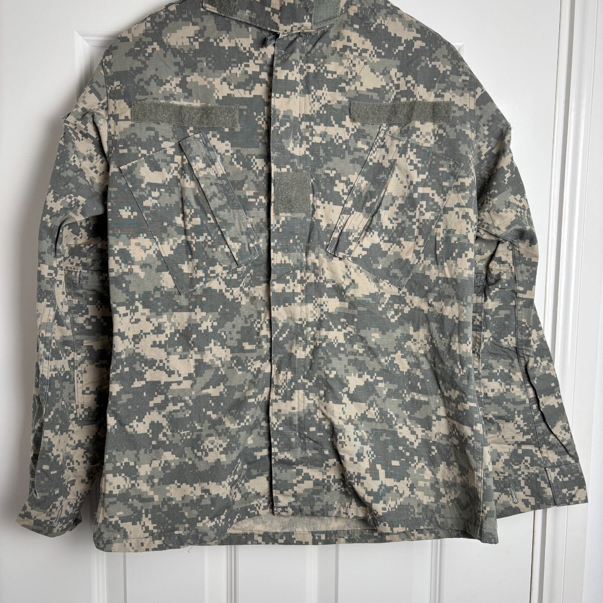 Surplus US Army ACU Combat Uniform Jacket-Small Regular – The Militaria ...
