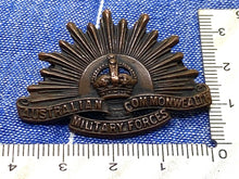 Load image into Gallery viewer, Original WW1 / WW2 Australian Commonwealth Forces Sweetheart Brooch
