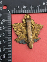 Load image into Gallery viewer, Original WW2 Canadian Army General Service Cap Badge
