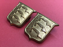 Load image into Gallery viewer, Original WW2 British Army Essex Regiment Collar Badges Pair
