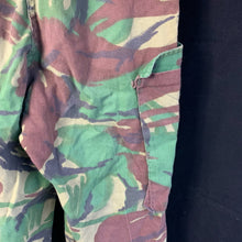 Lade das Bild in den Galerie-Viewer, Genuine British Army DPM Camouflaged Combat Trousers - 72/68/84
