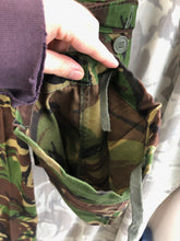 Lade das Bild in den Galerie-Viewer, Size 75/68/84 - Vintage British Army DPM Lightweight Combat Trousers
