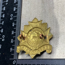 Load image into Gallery viewer, Original WW1 British Army Bedfordshire Regiment Cap Badge - Rare Brass Variation
