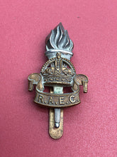 Load image into Gallery viewer, Original WW2 British Army Royal Army Education Corps RAEC Kings Crown Cap Badge
