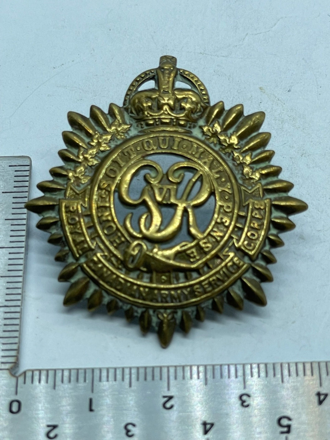 Original WW2 GVI Canadian Army Service Corps Cap / Collar Badge - The Militaria Shop
