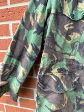 Load image into Gallery viewer, Original British Army 1968 Pattern Combat Smock Jacket - Size 3 - 46&quot; Chest
