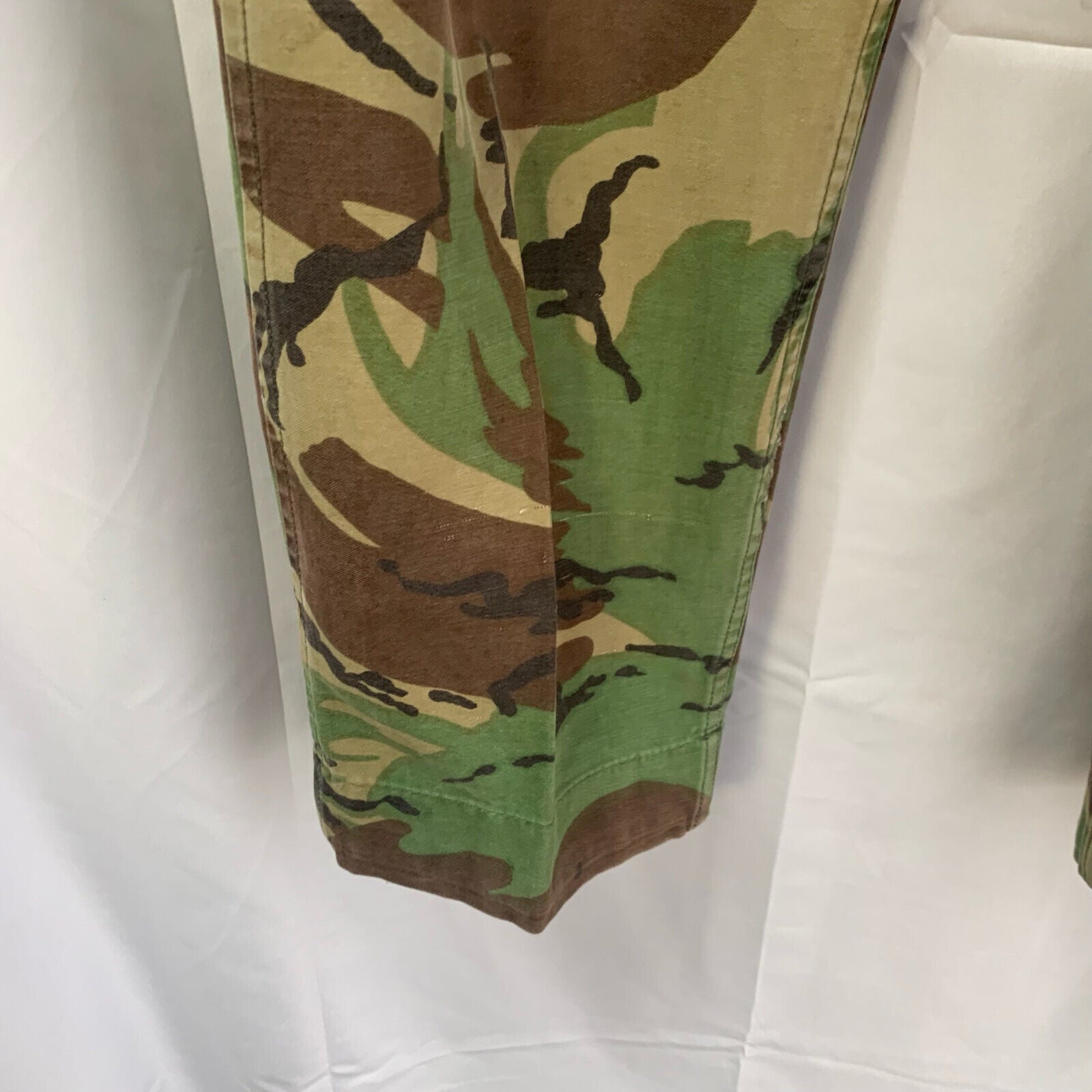 Genuine British Army 68 Pattern DPM Jungle Camouflaged Trousers - Size 28" Waist - The Militaria Shop
