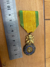 Load image into Gallery viewer, Original French &quot;Medaille Militaire&quot; / Republic Francaise 1870 / Bronze Medal
