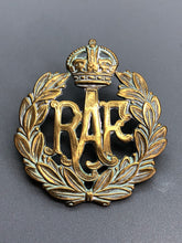 Load image into Gallery viewer, Genuine WW2 British Royal Aiur Force RAF Cap Badge
