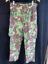 Charger l&#39;image dans la galerie, Genuine British Army DPM Combat Trousers - Size 76/80/96
