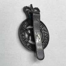 Charger l&#39;image dans la galerie, Original British Army Cap/Beret Badge - Blues and Royals - The Militaria Shop
