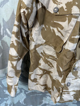 Charger l&#39;image dans la galerie, Genuine British Army Desert DPM Camouflaged Tropical Combat Jacket - 160/96
