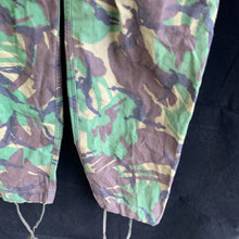 Charger l&#39;image dans la galerie, Genuine British Army DPM Camouflaged Combat Trousers Temperate - Size 80/80/96
