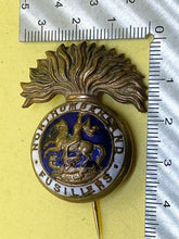 Load image into Gallery viewer, Original WW1 / WW2 British Army - Northumberland Fusiliers Sweetheart Brooch
