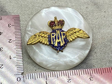 Charger l&#39;image dans la galerie, British Royal Air Force RAF Sweetheart Brooch with Mother of Pearl Backing
