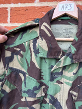 Load image into Gallery viewer, Genuine British Army DPM Camouflaged Combat Smock Jacket - Size 170/96
