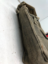 Lade das Bild in den Galerie-Viewer, Original WW2 Canadian Army 37 Pattern Bren Pouch - Used Condition
